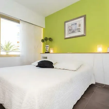 - Lanterne Bleue Apartment *